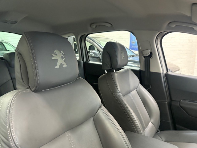 Used Peugeot 3008 2016 for sale - 76340780: Photo 10