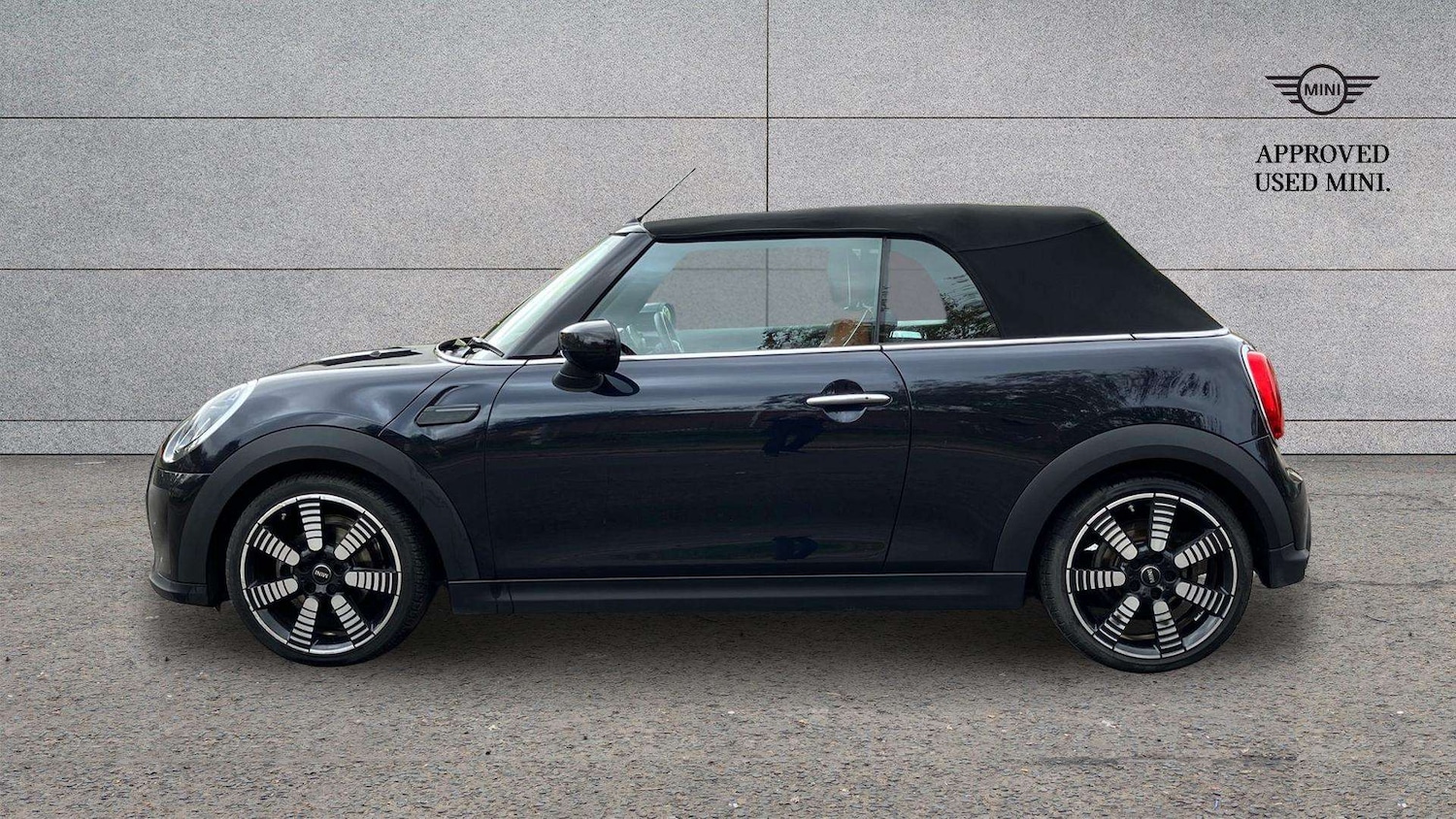 Used MINI Convertible 2022 for sale - 76553165: Photo 5