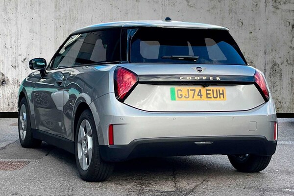 Used MINI Cooper 2024 for sale - 73361576: Photo 2