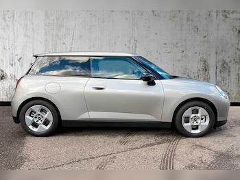 Used MINI Cooper 2024 for sale - 73361576: Photo