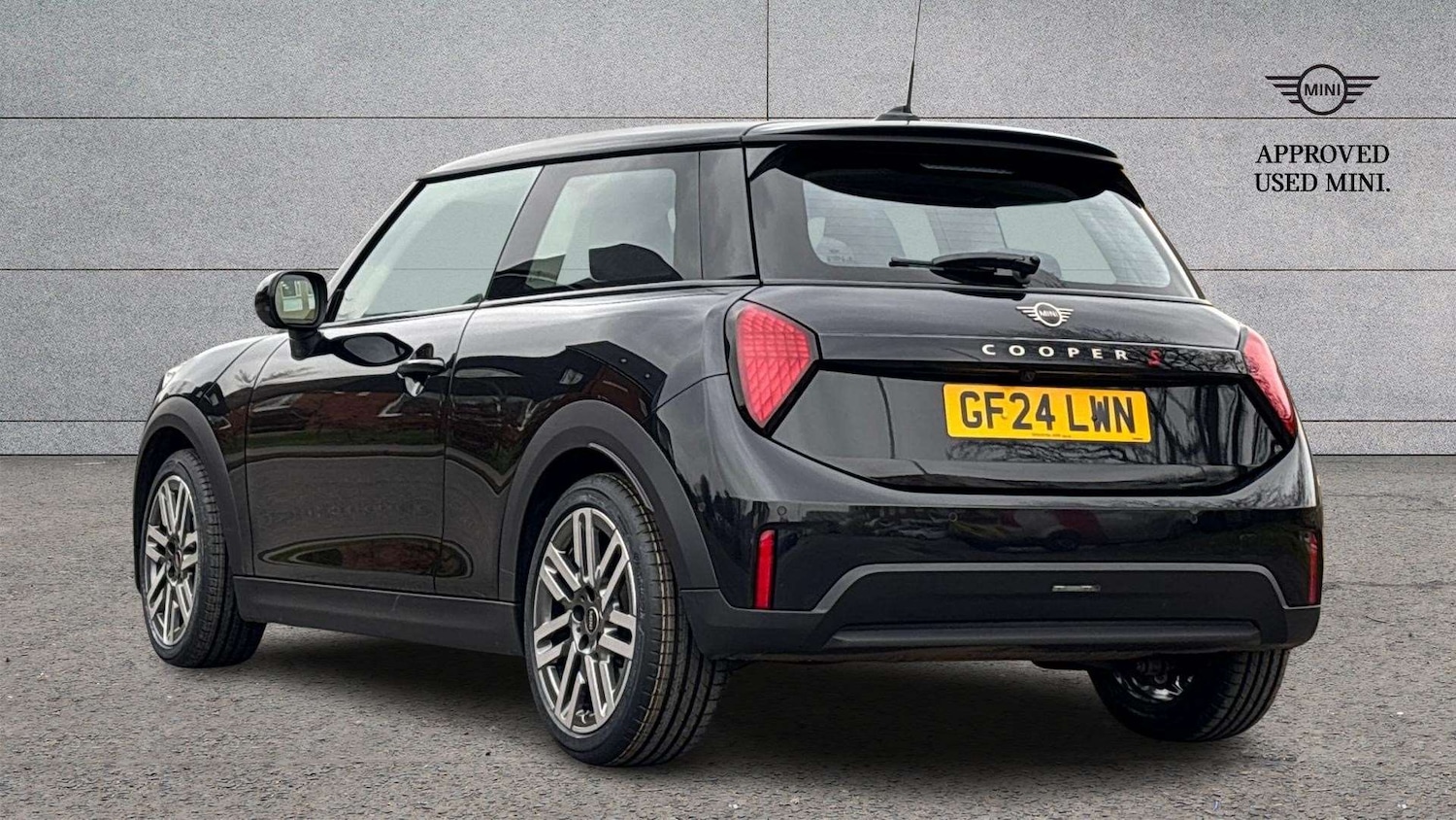 Used MINI Cooper 2024 for sale - 76875672: Photo 2