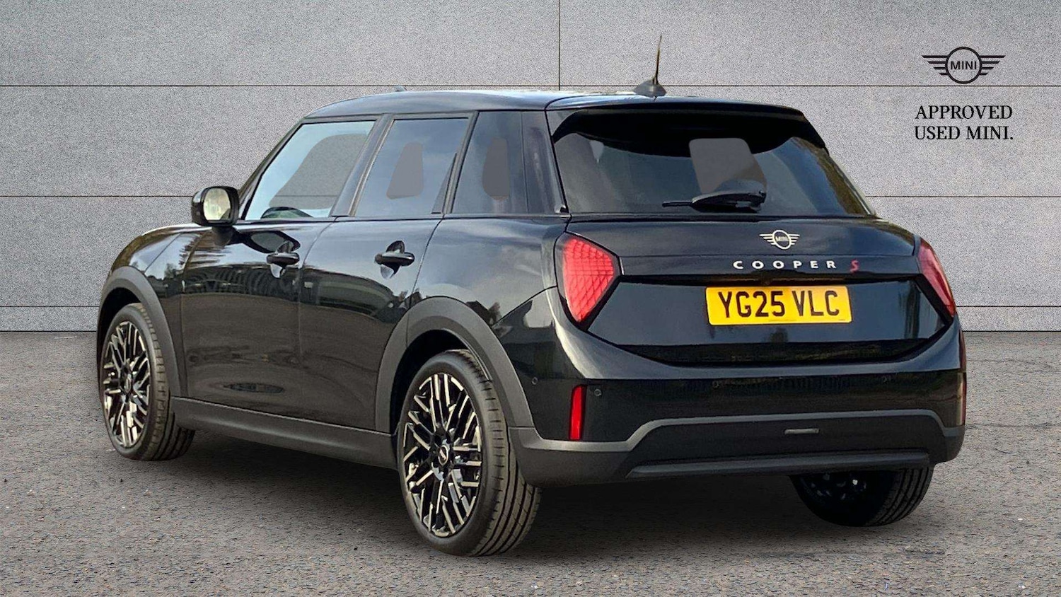 Used MINI Cooper 2025 for sale - 76475813: Photo 2