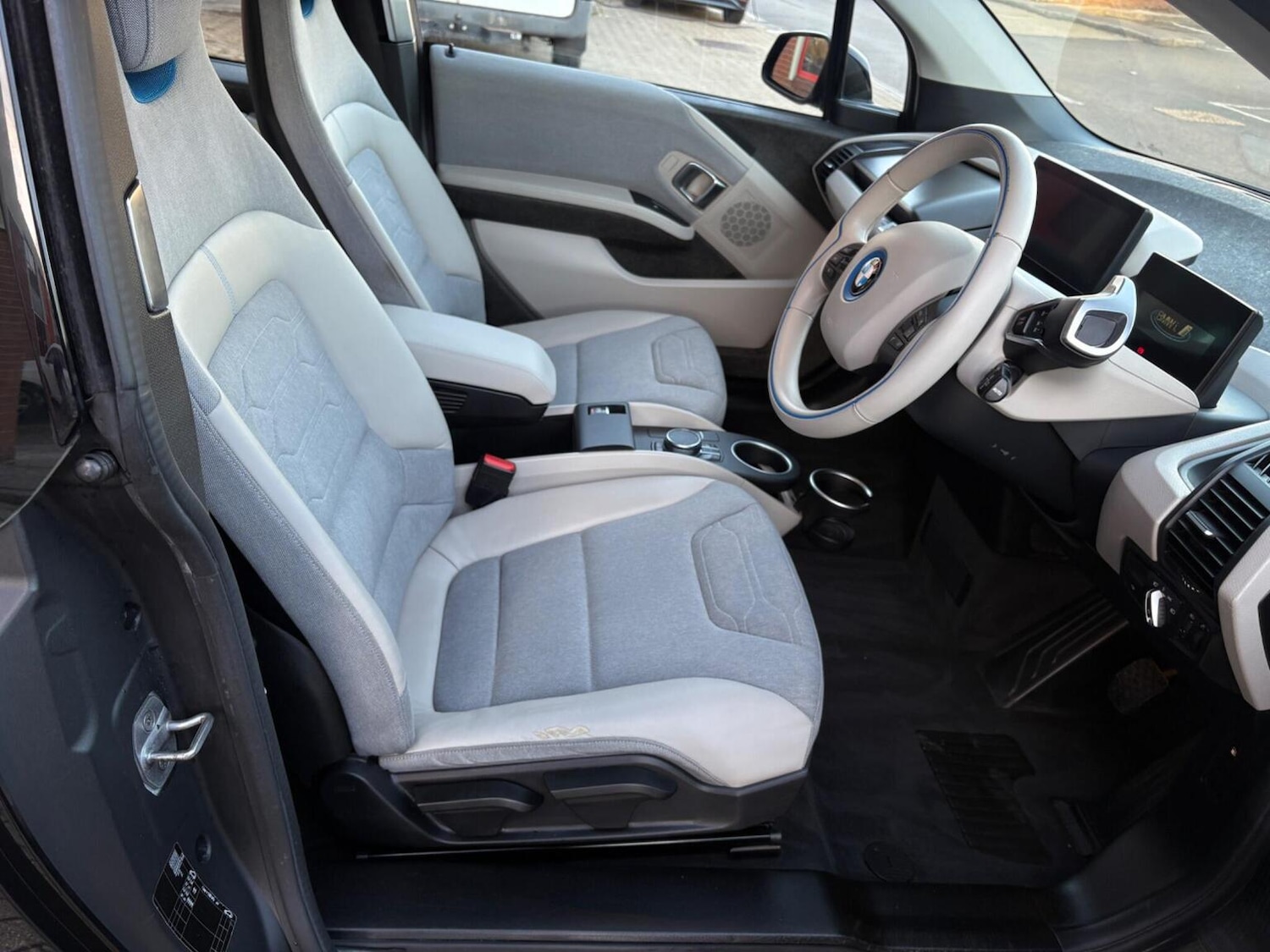 Used BMW i3 2017 for sale - 76643360: Photo 11