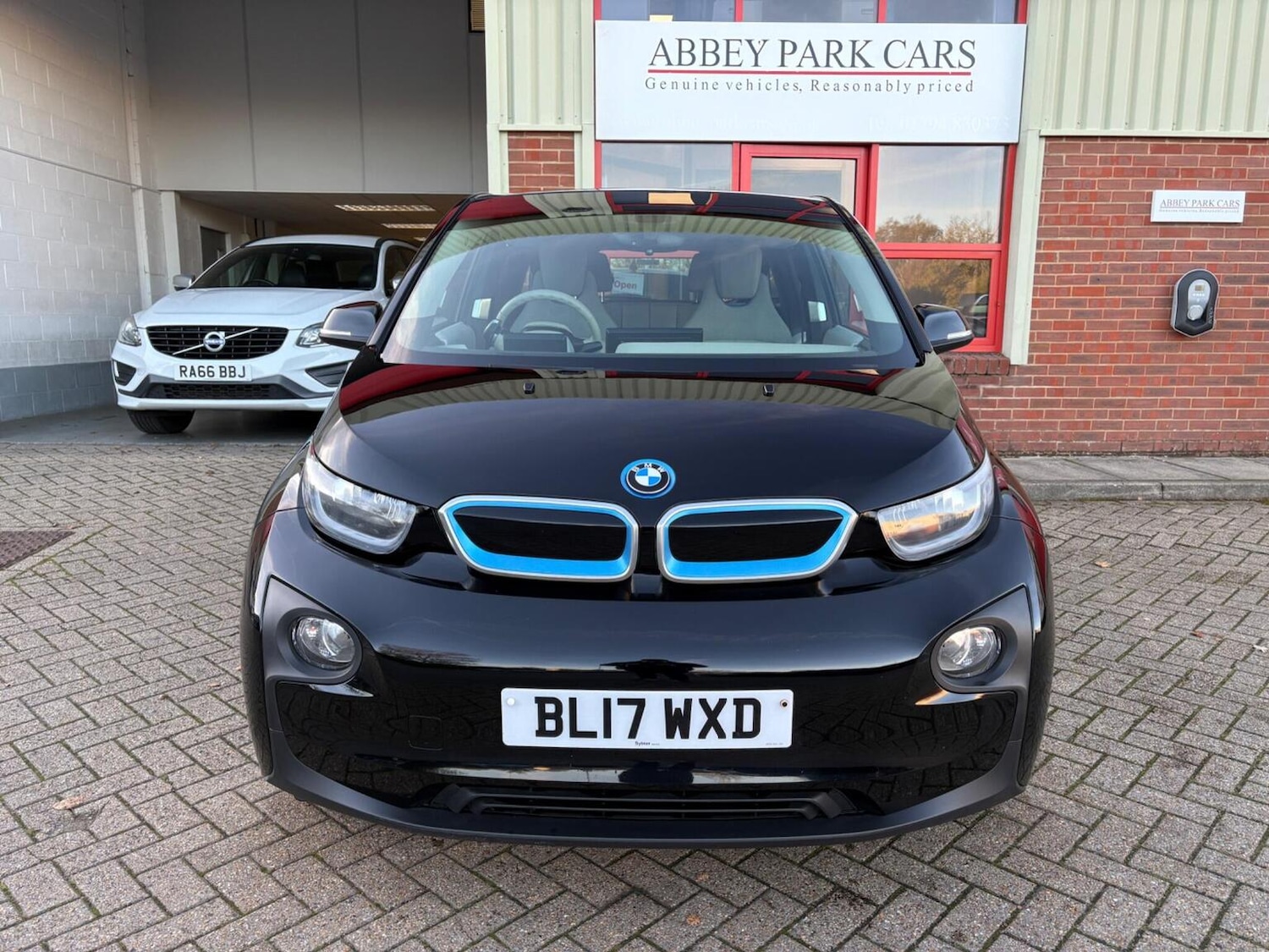 Used BMW i3 2017 for sale - 76643360: Photo 2