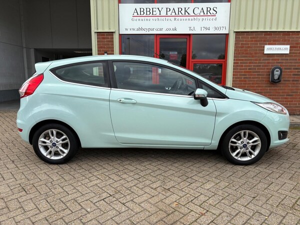 Used Ford Fiesta 2016 for sale - 76218815: Photo 2