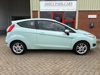 Used Ford Fiesta 2016 for sale - 76218815: Photo 2