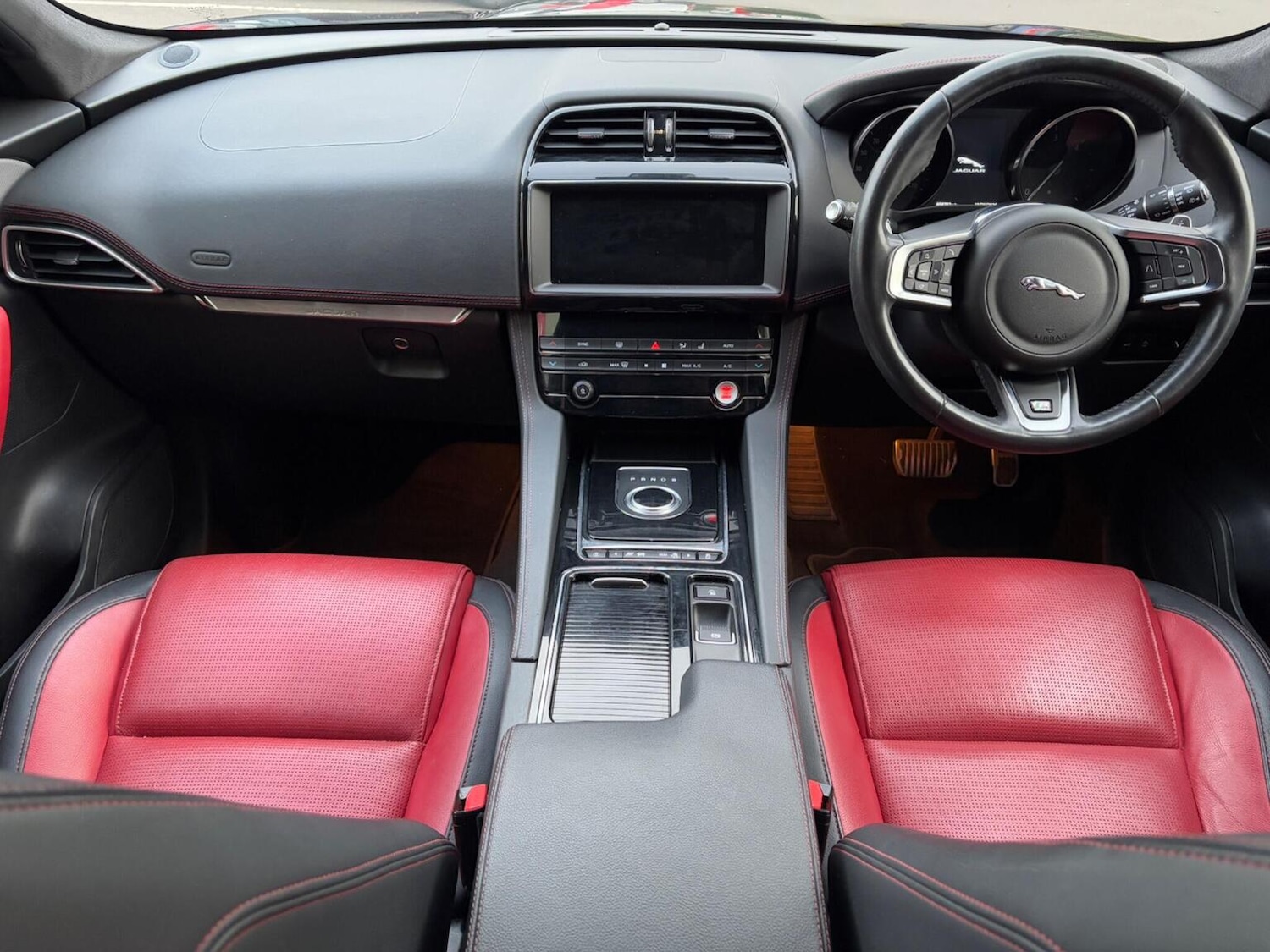 Used Jaguar F-Pace 2020 for sale - 76407587: Photo 15