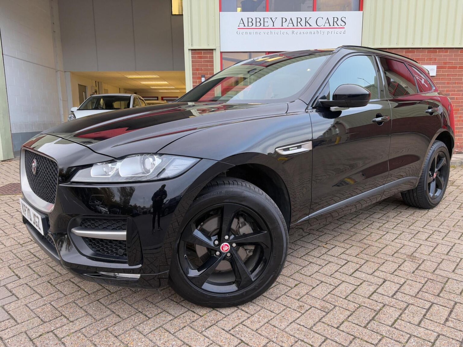 Used Jaguar F-Pace 2020 for sale - 76407587: Photo 7