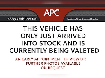 Used Volvo V40 2018 for sale - 76699337: Photo