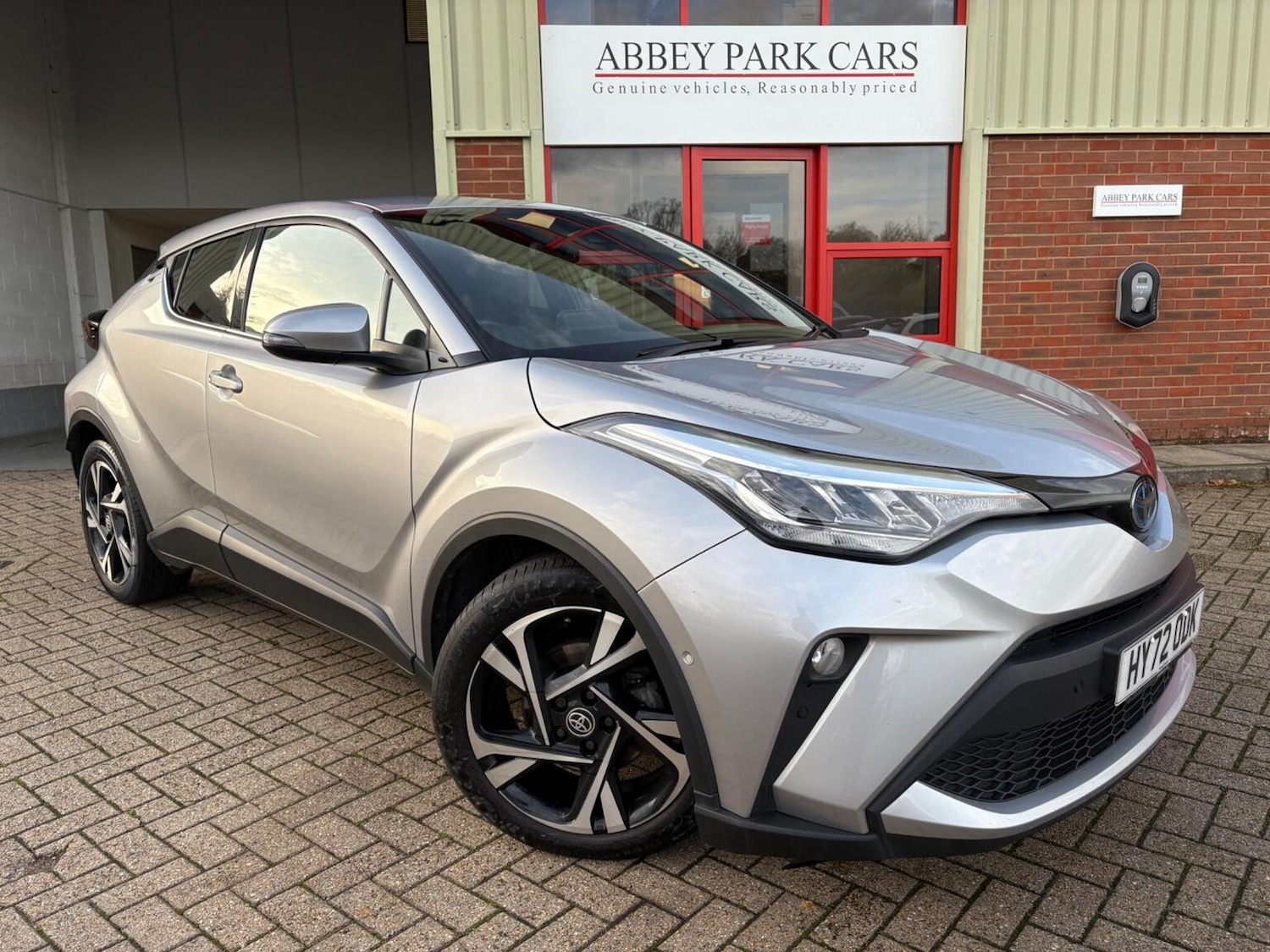 Used Toyota C-HR 2022 for sale - 76536836: Photo 1