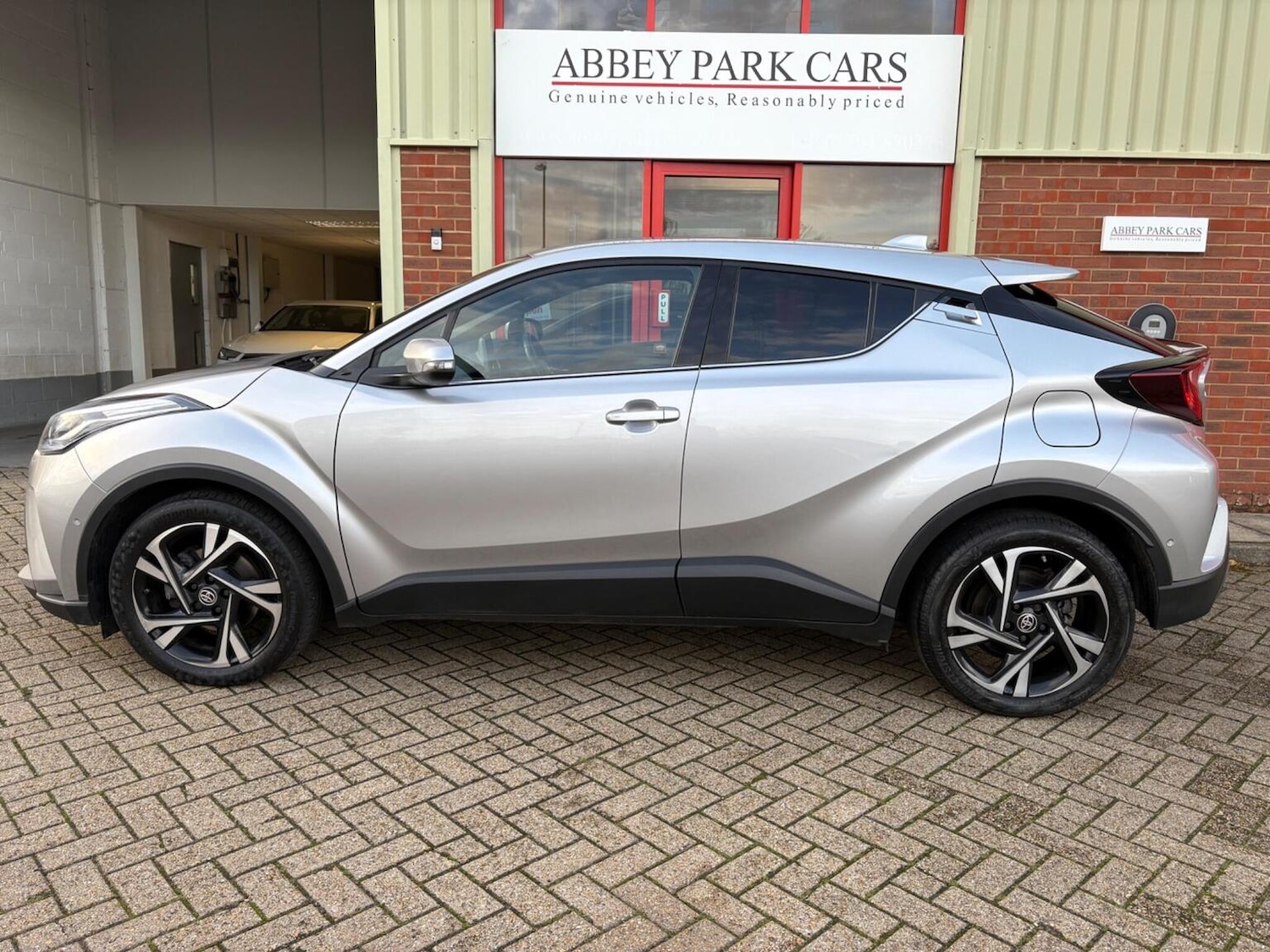 Used Toyota C-HR 2022 for sale - 76536836: Photo 6