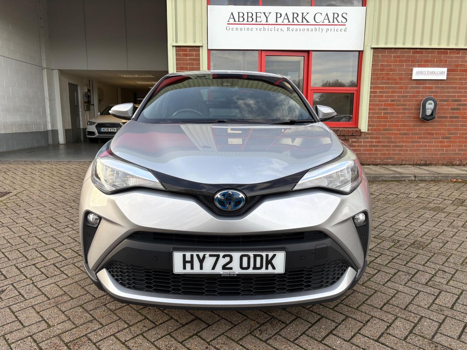 Used Toyota C-HR 2022 for sale - 76536836: Photo 8