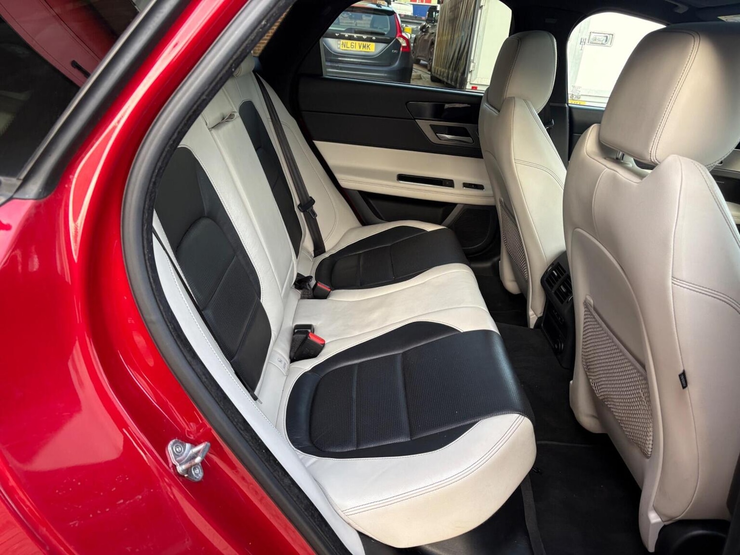 Used Jaguar XF 2016 for sale - 76712454: Photo 15