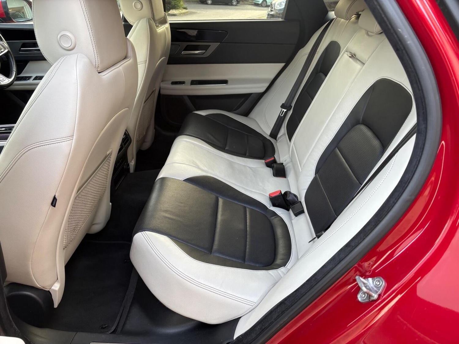 Used Jaguar XF 2016 for sale - 76712454: Photo 18