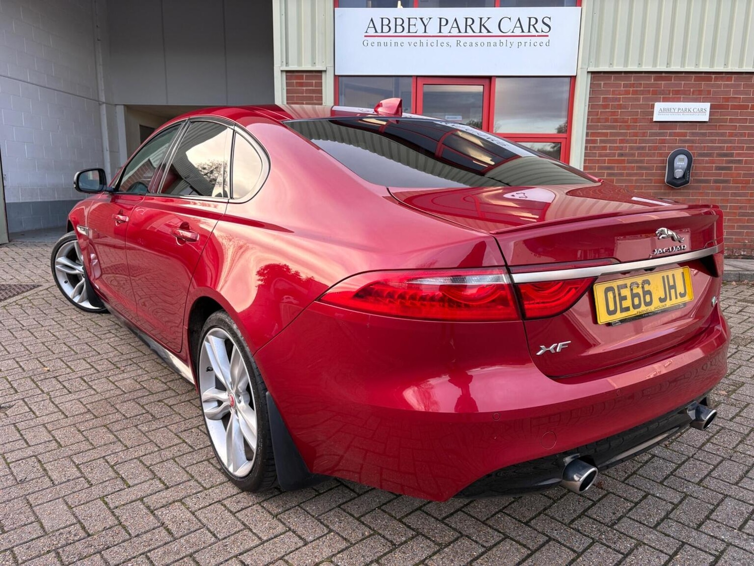 Used Jaguar XF 2016 for sale - 76712454: Photo 5