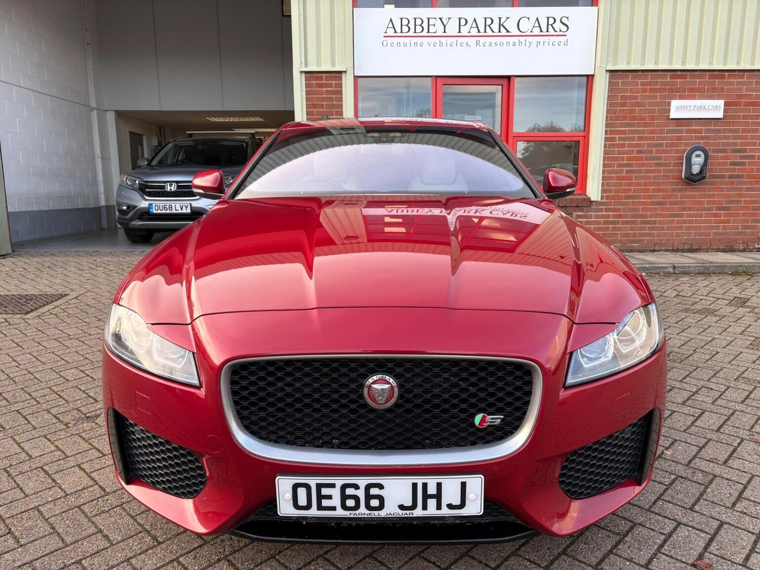 Used Jaguar XF 2016 for sale - 76712454: Photo 8