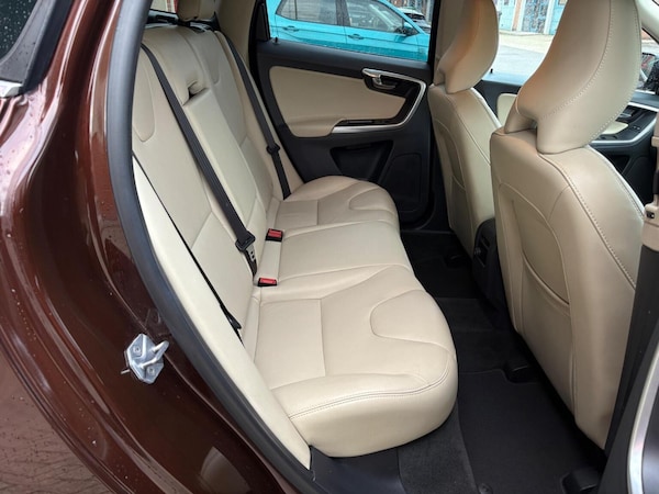 Used Volvo XC60 2017 for sale - 76305654: Photo 13