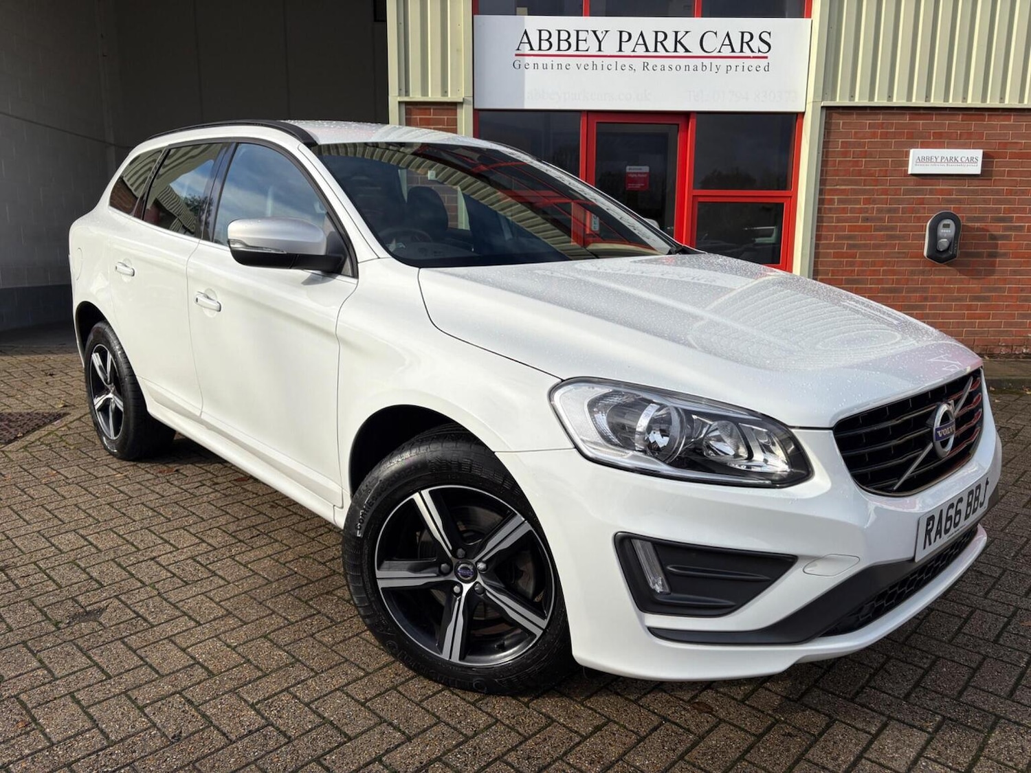 Used Volvo XC60 2016 for sale - 76605791: Photo 1