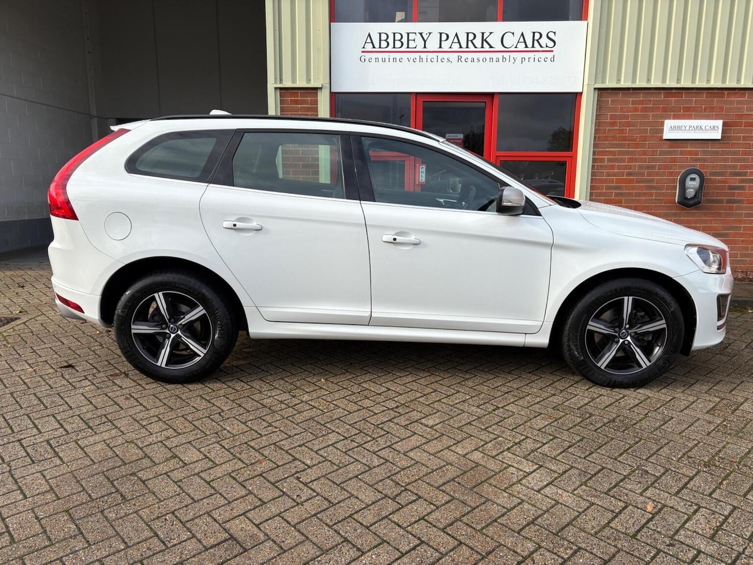 Used Volvo XC60 2016 for sale - 76605791: Photo 2