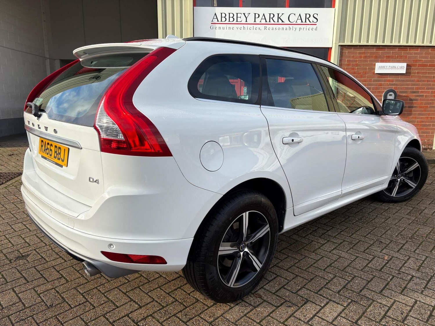 Used Volvo XC60 2016 for sale - 76605791: Photo 3