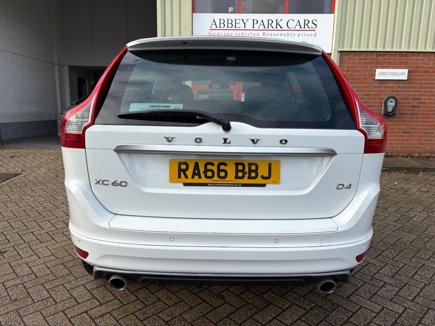 Used Volvo XC60 2016 for sale - 76605791: Photo 4