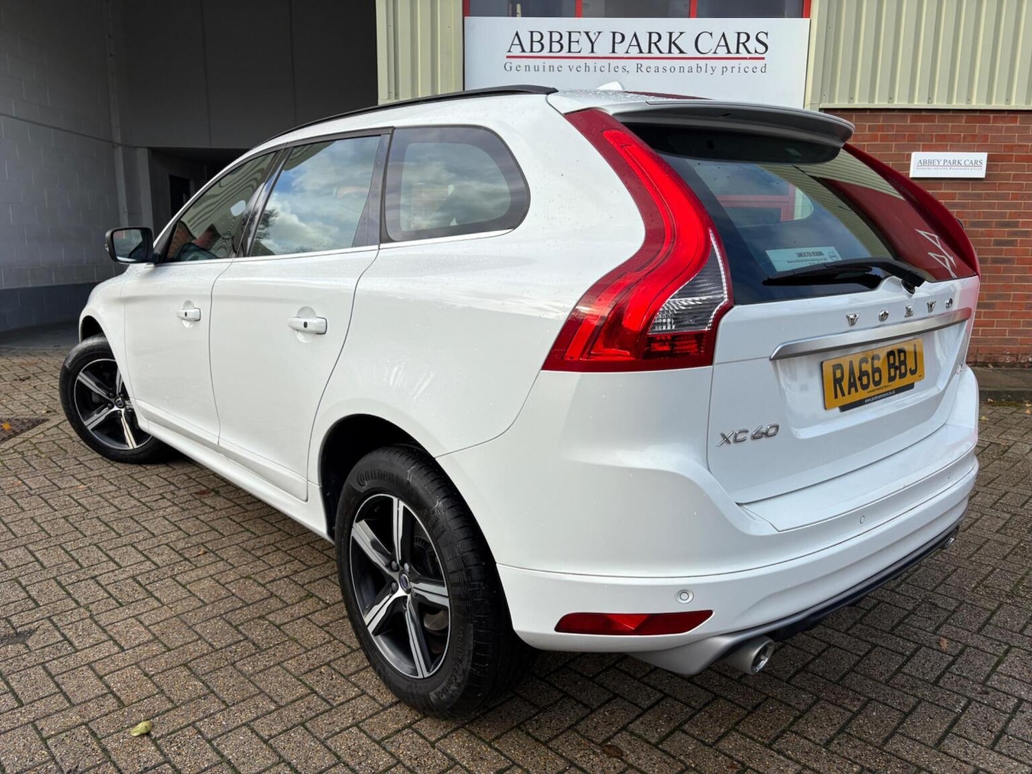 Used Volvo XC60 2016 for sale - 76605791: Photo 5