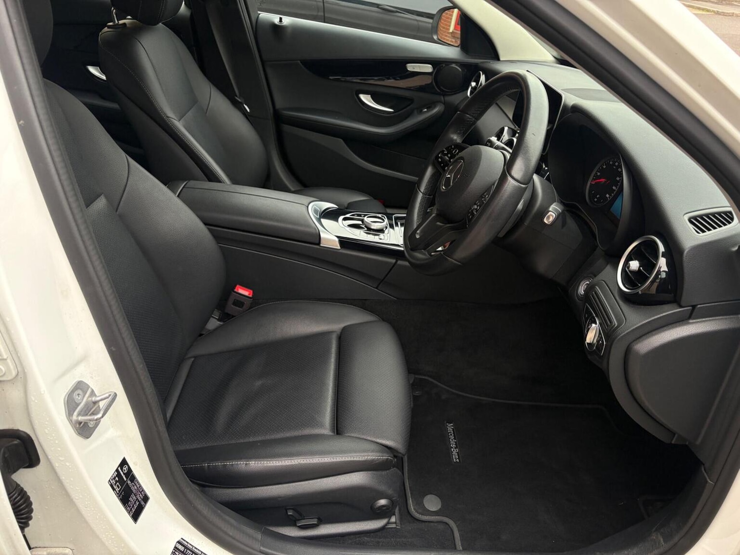 Used Mercedes-Benz C Class 2018 for sale - 76257624: Photo 11