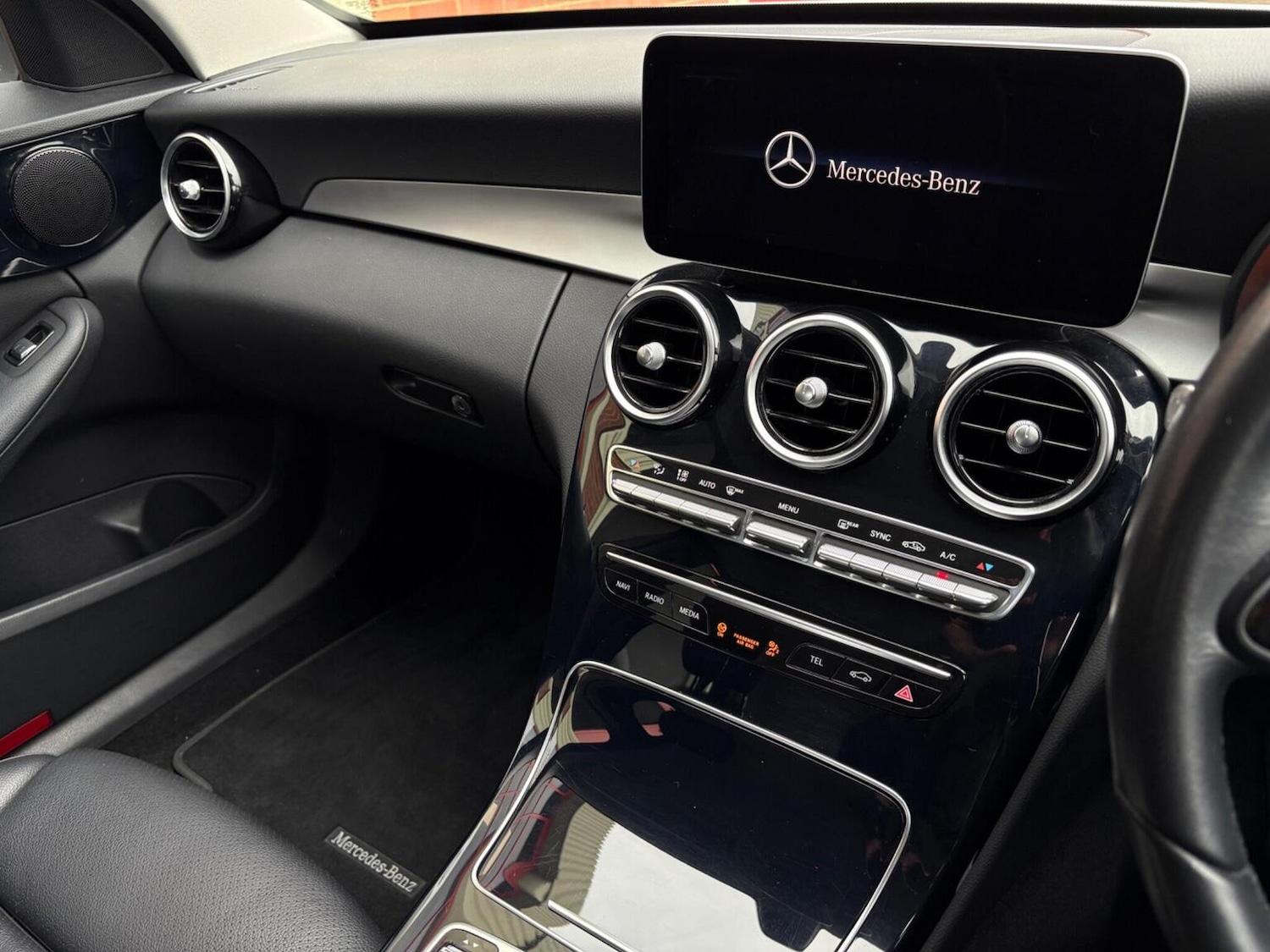 Used Mercedes-Benz C Class 2018 for sale - 76257624: Photo 21