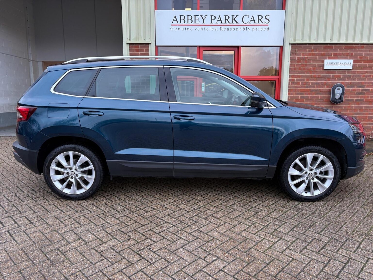 Used Skoda Karoq 2018 for sale - 76504709: Photo 2