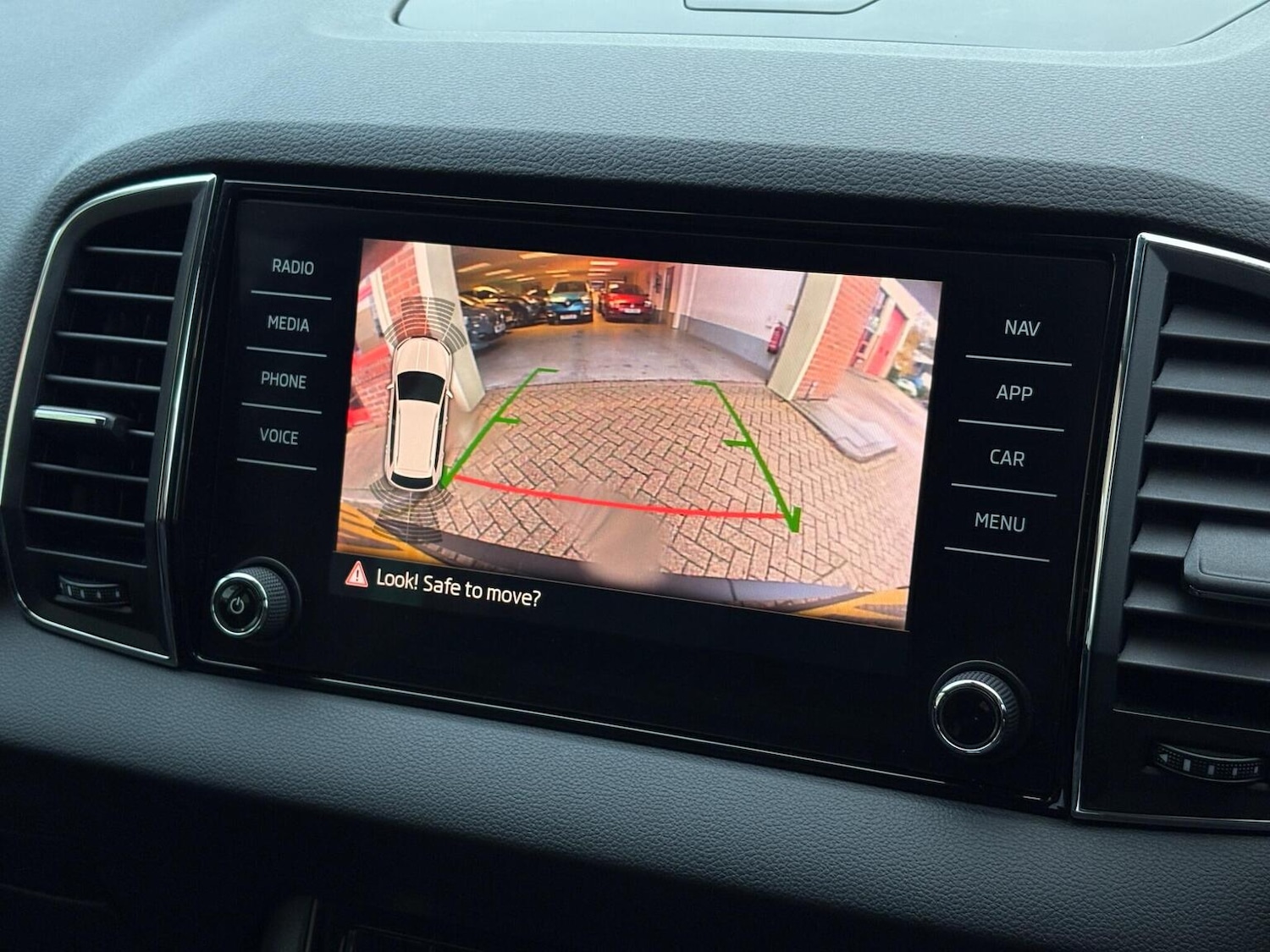 Used Skoda Karoq 2018 for sale - 76504709: Photo 28