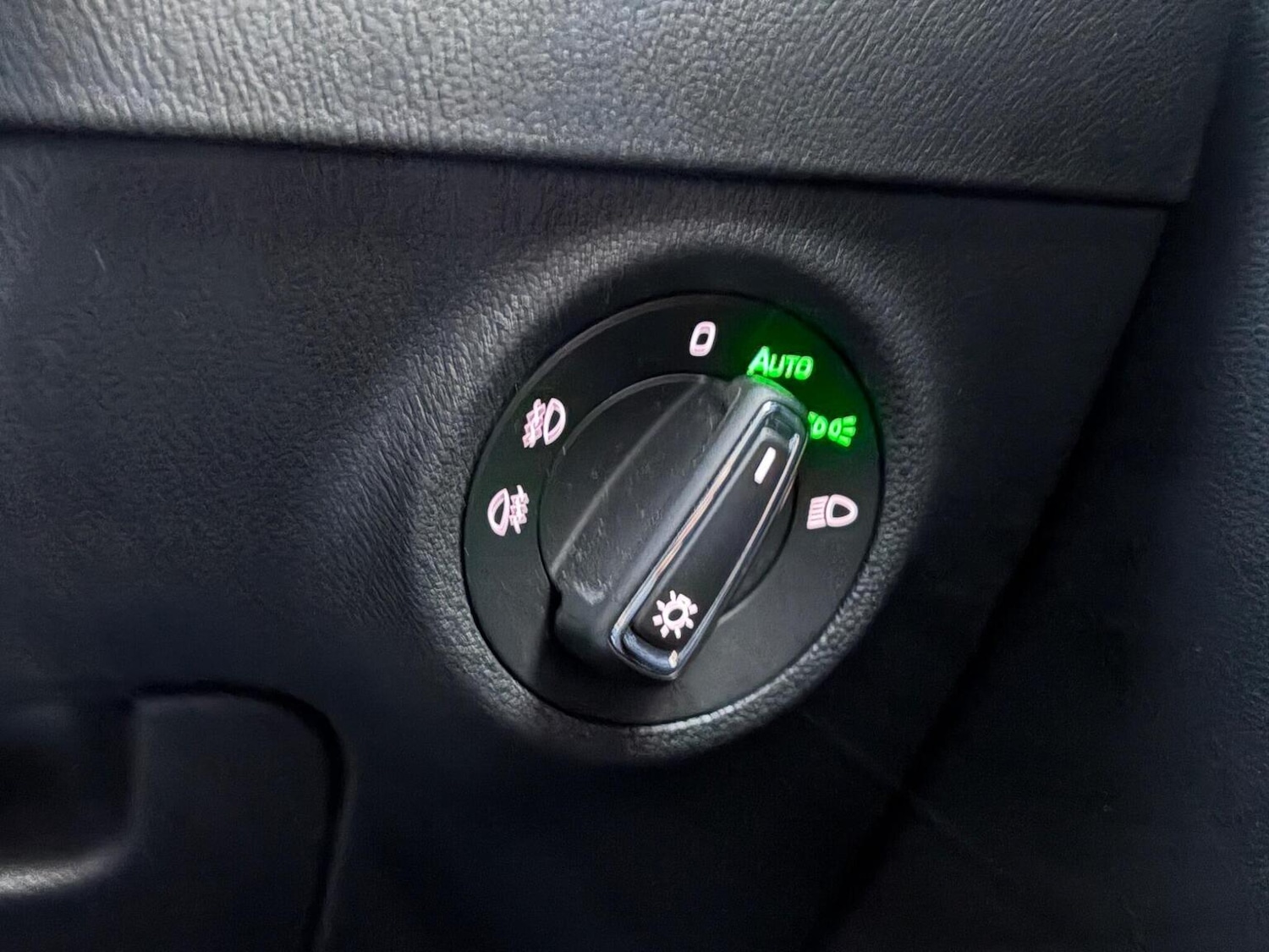 Used Skoda Karoq 2018 for sale - 76504709: Photo 35