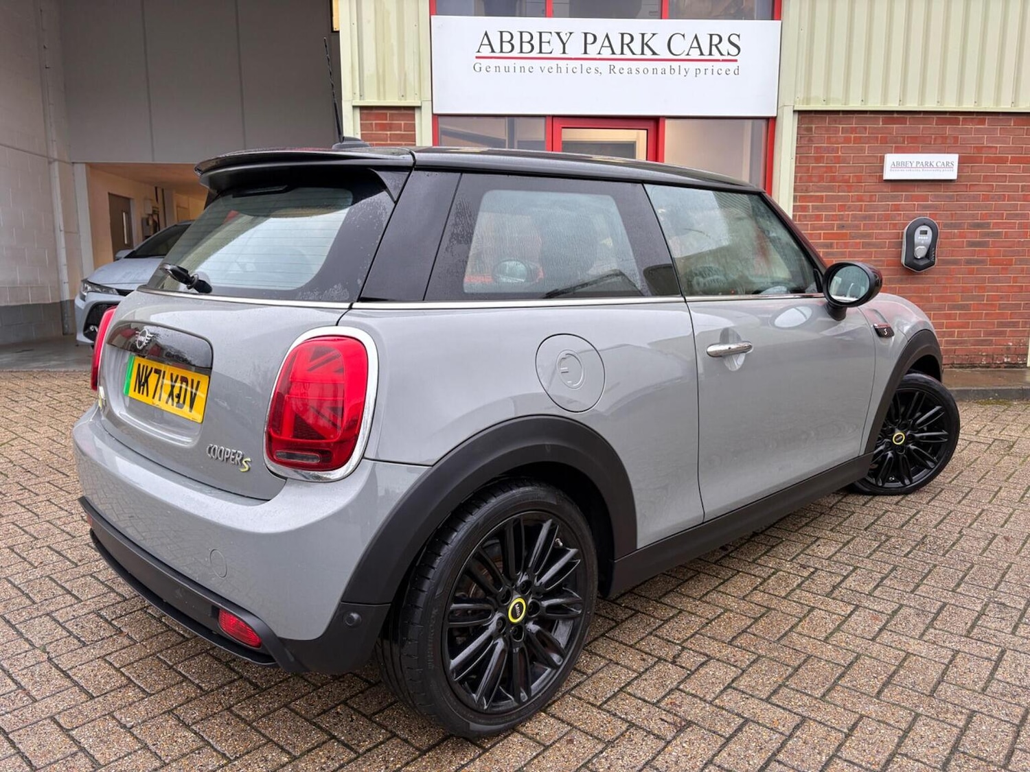 Used MINI Hatch 2021 for sale - 76712759: Photo 3