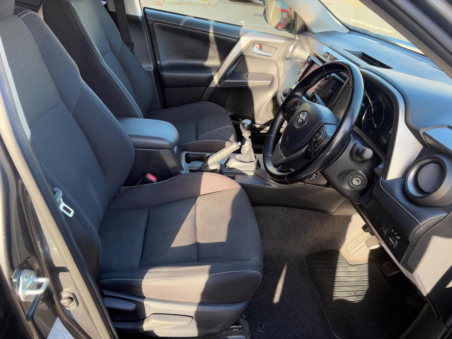 Used Toyota RAV4 2016 for sale - 76396971: Photo 11