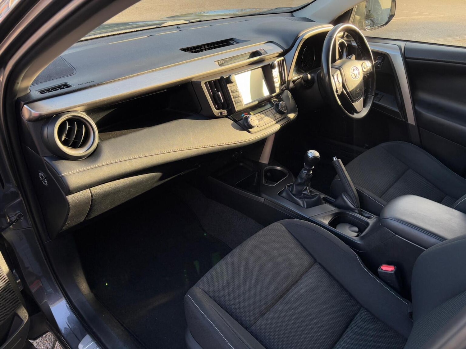 Used Toyota RAV4 2016 for sale - 76396971: Photo 17