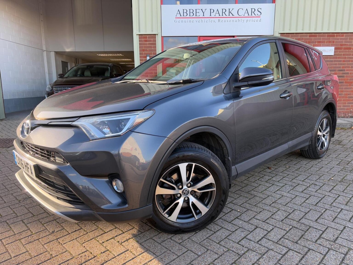 Used Toyota RAV4 2016 for sale - 76396971: Photo 7