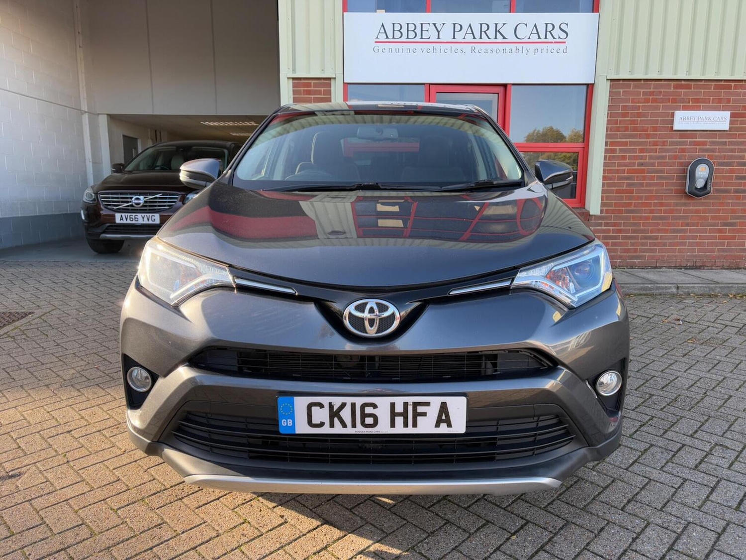 Used Toyota RAV4 2016 for sale - 76396971: Photo 8