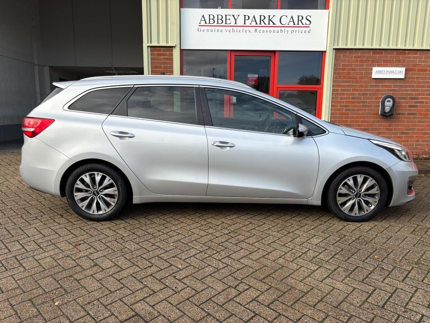 Used Kia Ceed 2016 for sale - 76547918: Photo 2