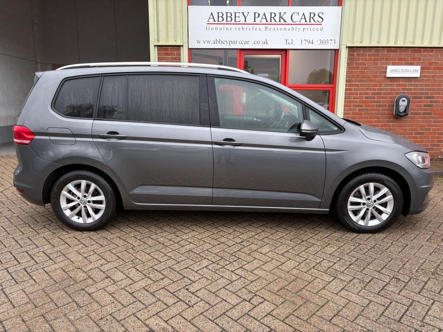 Used Volkswagen Touran 2016 for sale - 76128931: Photo 2