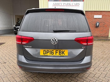 Used Volkswagen Touran 2016 for sale - 76128931: Photo 4