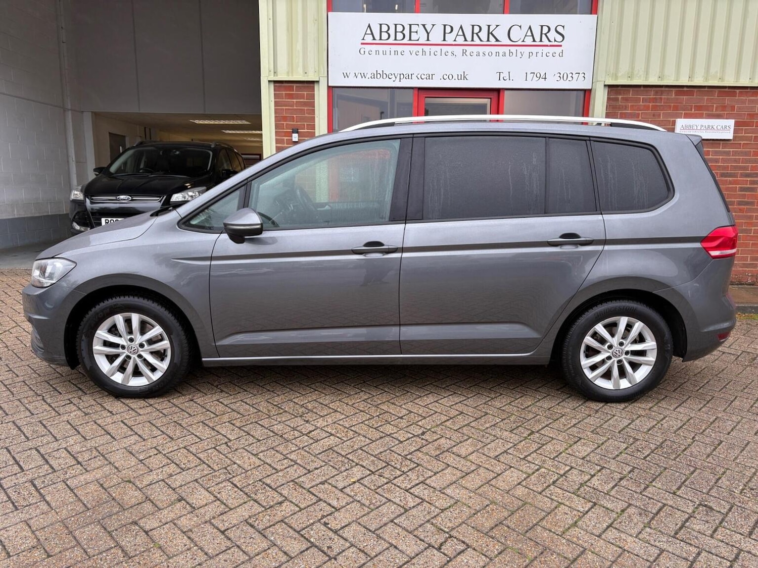 Used Volkswagen Touran 2016 for sale - 76128931: Photo 6