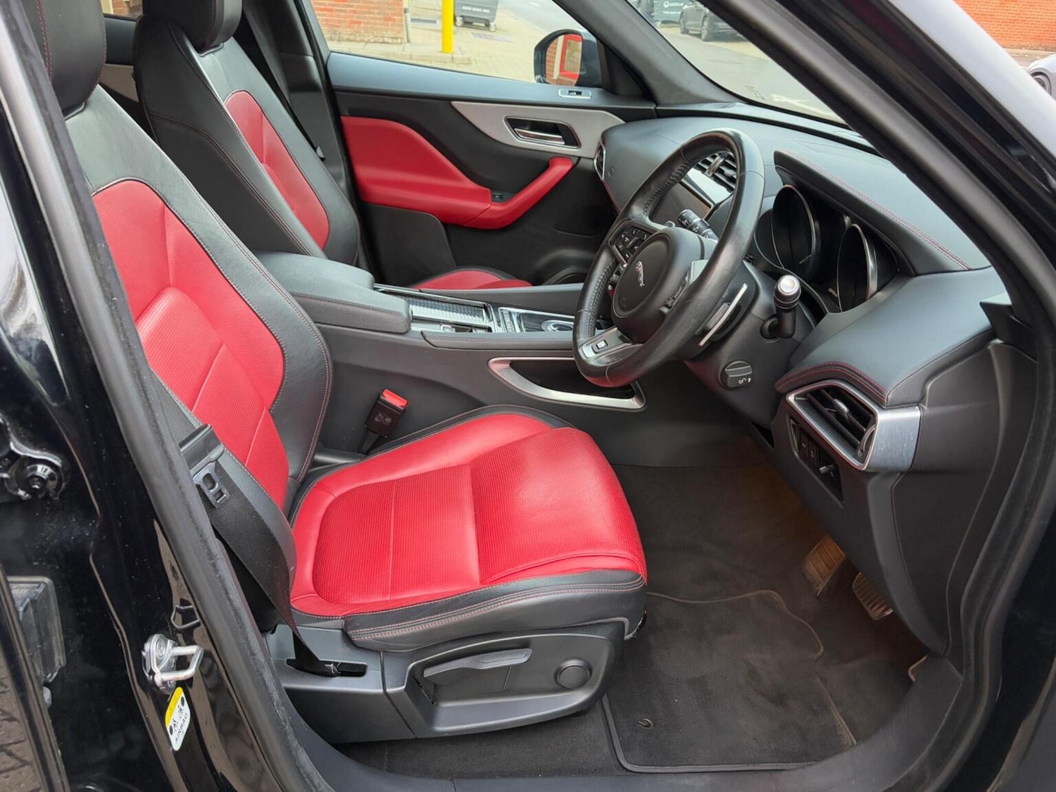 Used Jaguar F-Pace 2020 for sale - 76536872: Photo 11