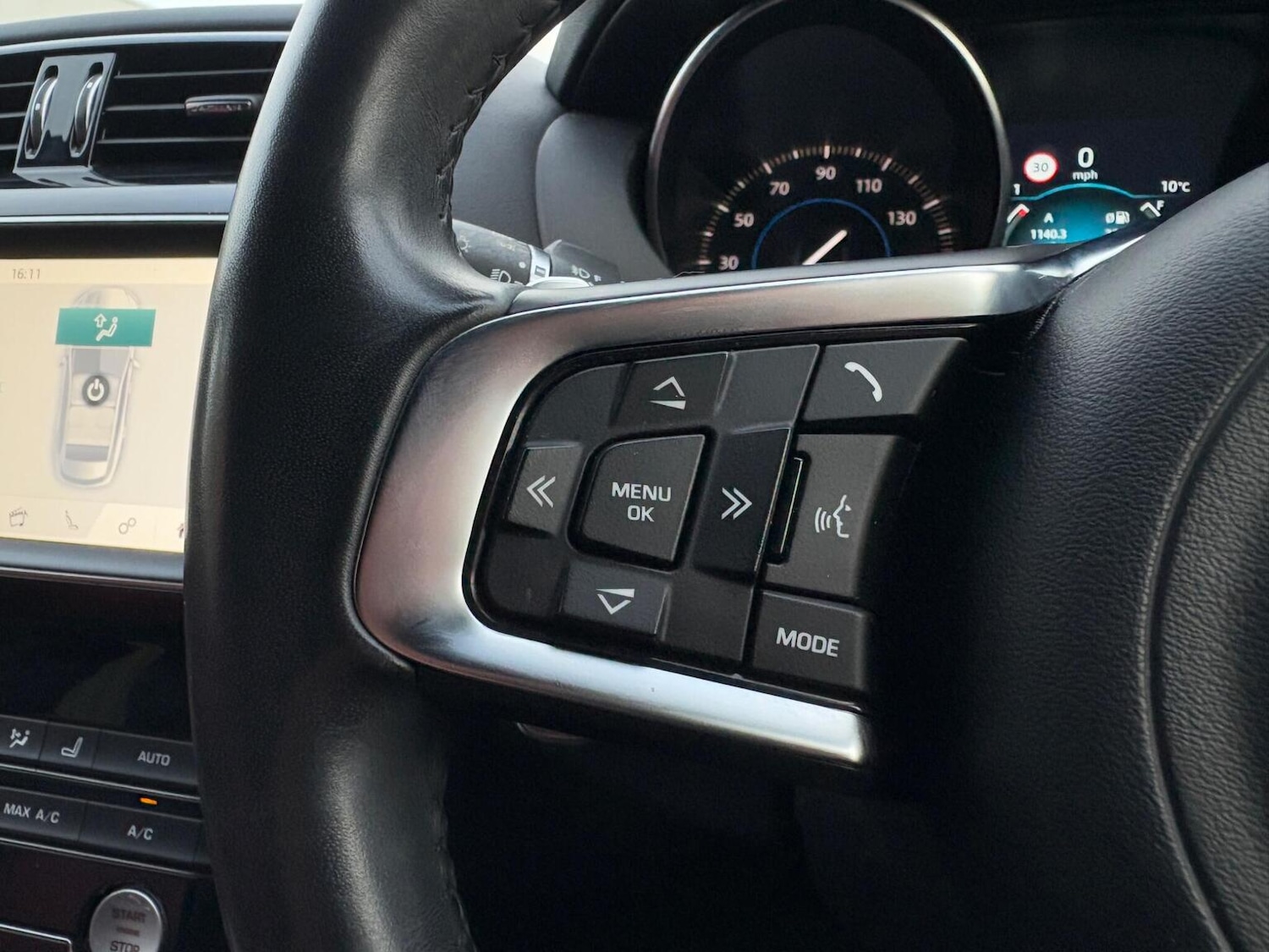 Used Jaguar F-Pace 2020 for sale - 76536872: Photo 33