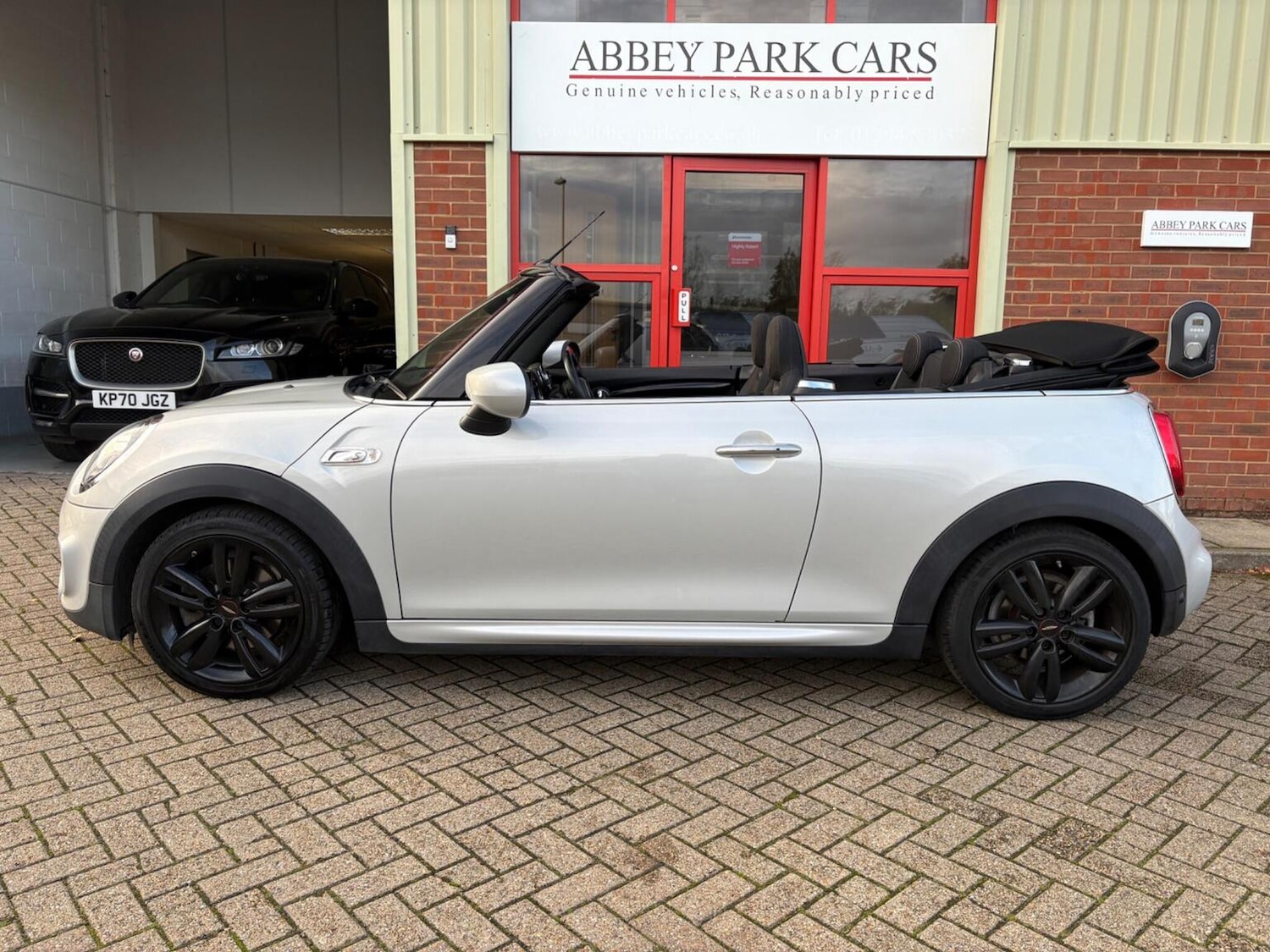 Used MINI Convertible 2019 for sale - 76571112: Photo 12