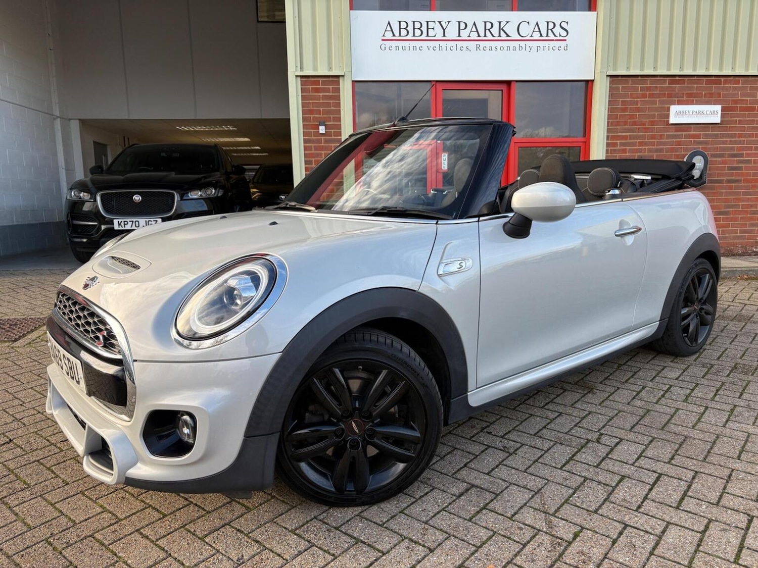 Used MINI Convertible 2019 for sale - 76571112: Photo 14