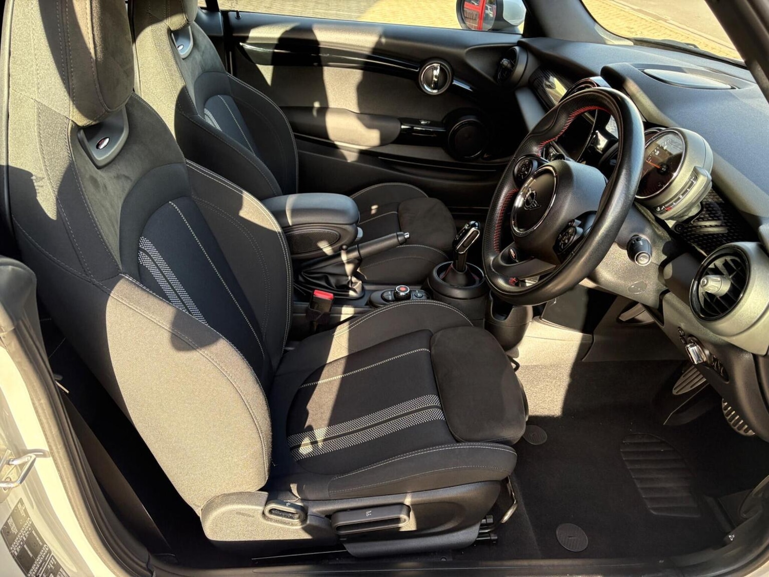 Used MINI Convertible 2019 for sale - 76571112: Photo 21