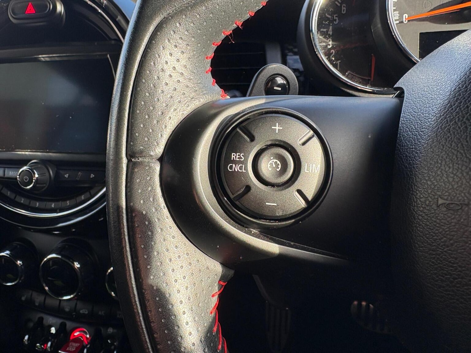 Used MINI Convertible 2019 for sale - 76571112: Photo 44