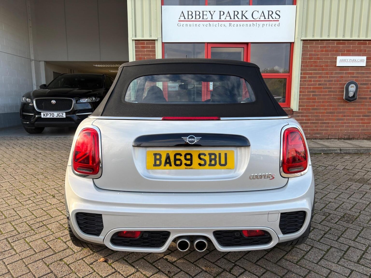 Used MINI Convertible 2019 for sale - 76571112: Photo 7