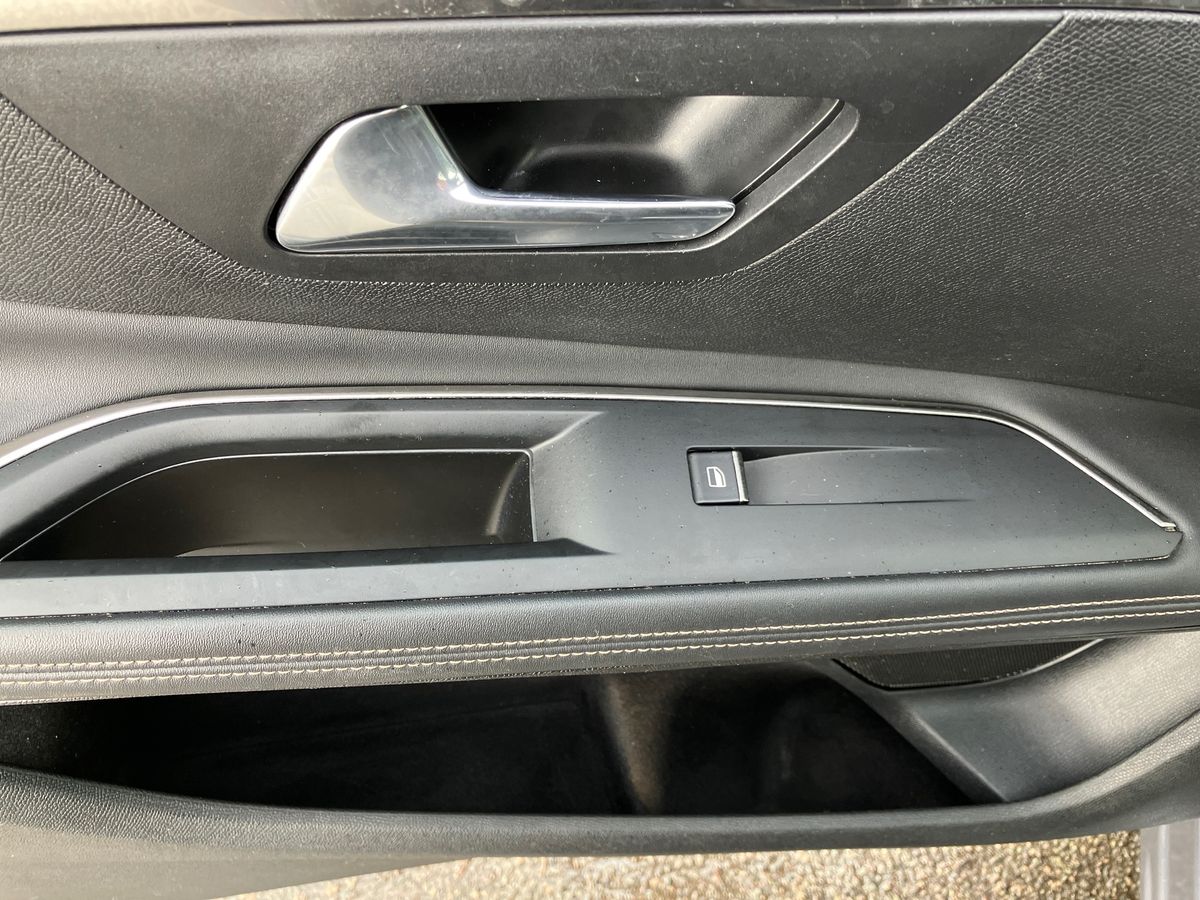 Used Peugeot 5008 2022 for sale - 77019264: Photo 25