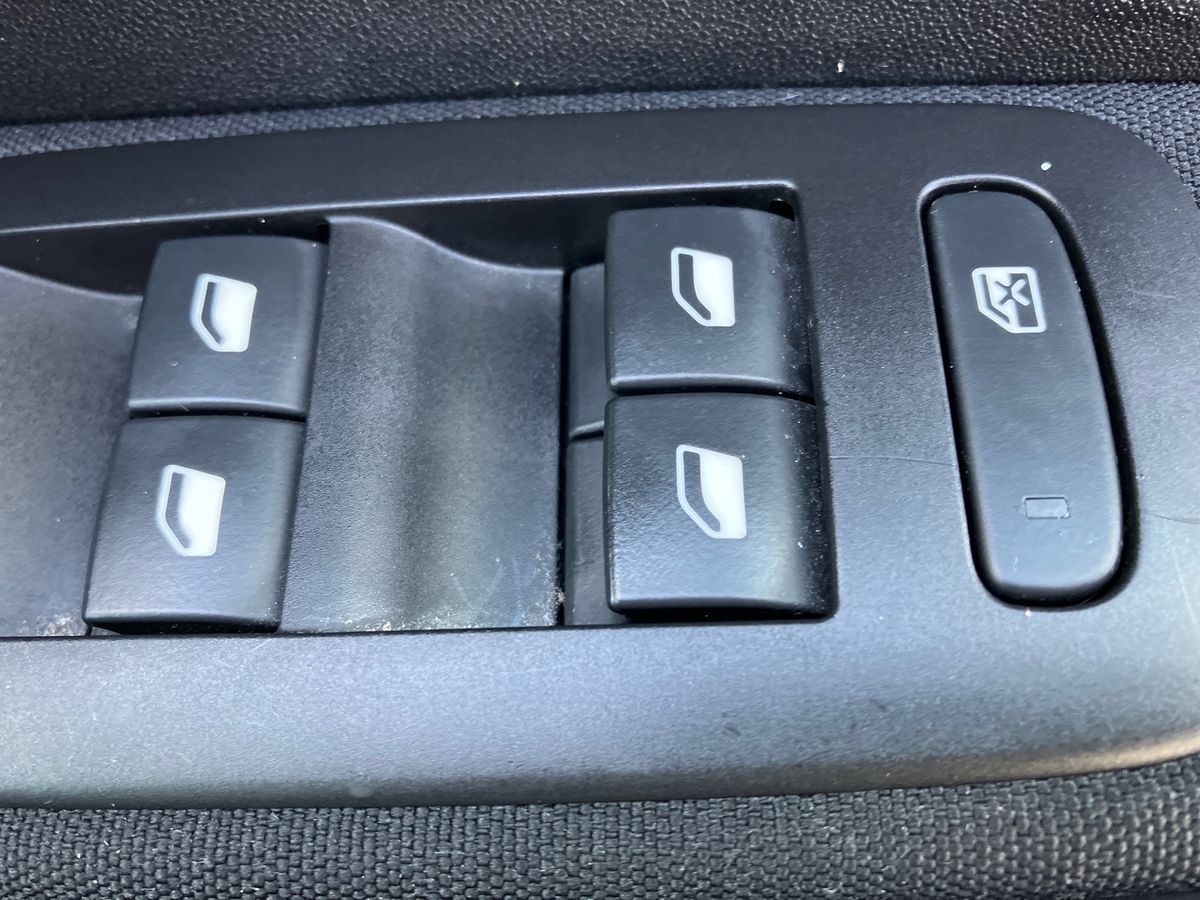 Used Peugeot 2008 2019 for sale - 77136471: Photo 18