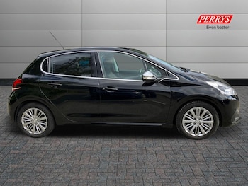 Used Peugeot 208 2017 for sale - 75510911: Photo